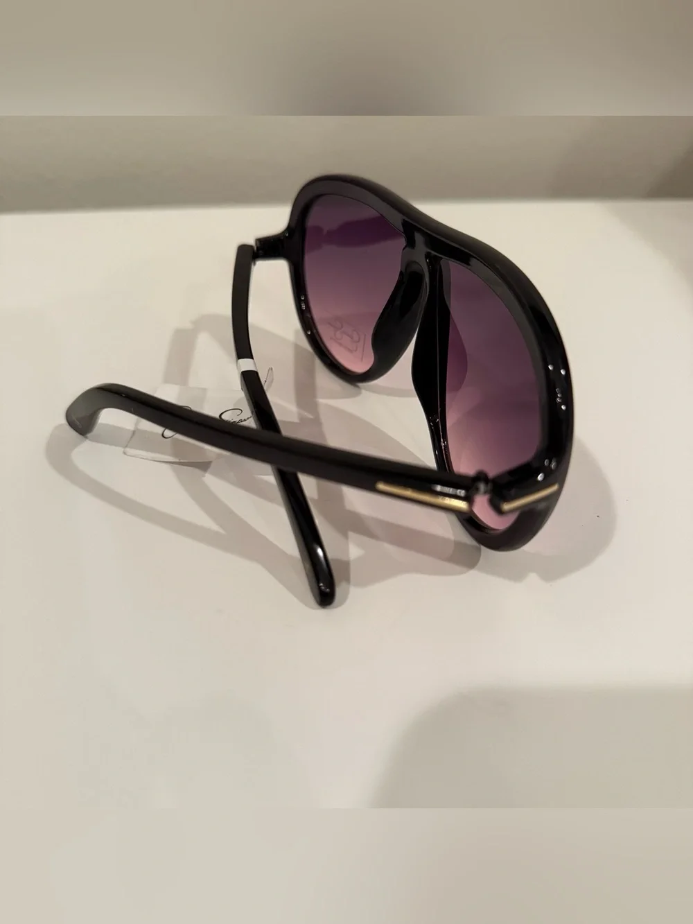 NWT Jessica Simpson Oversized Aviator Black Frame Sunglasses with Purple Lenses